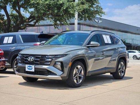 Certified 2025 Hyundai Tucson SEL FWD image 2