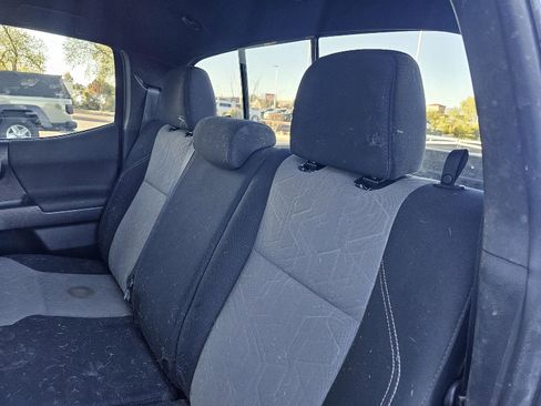 Used 2022 Toyota Tacoma TRD Off-Road image 13