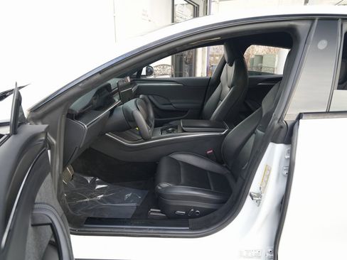 Used 2022 Tesla Model S Plaid image 24