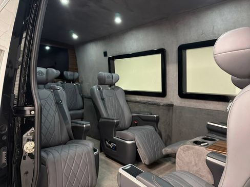 Used 2025 Mercedes-Benz Sprinter 3500 image 13