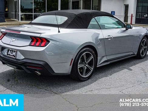 Used 2025 Ford Mustang Premium RWD image 5
