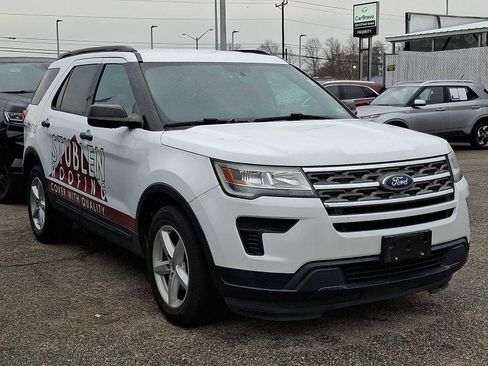 Used 2018 Ford Explorer FWD image 2