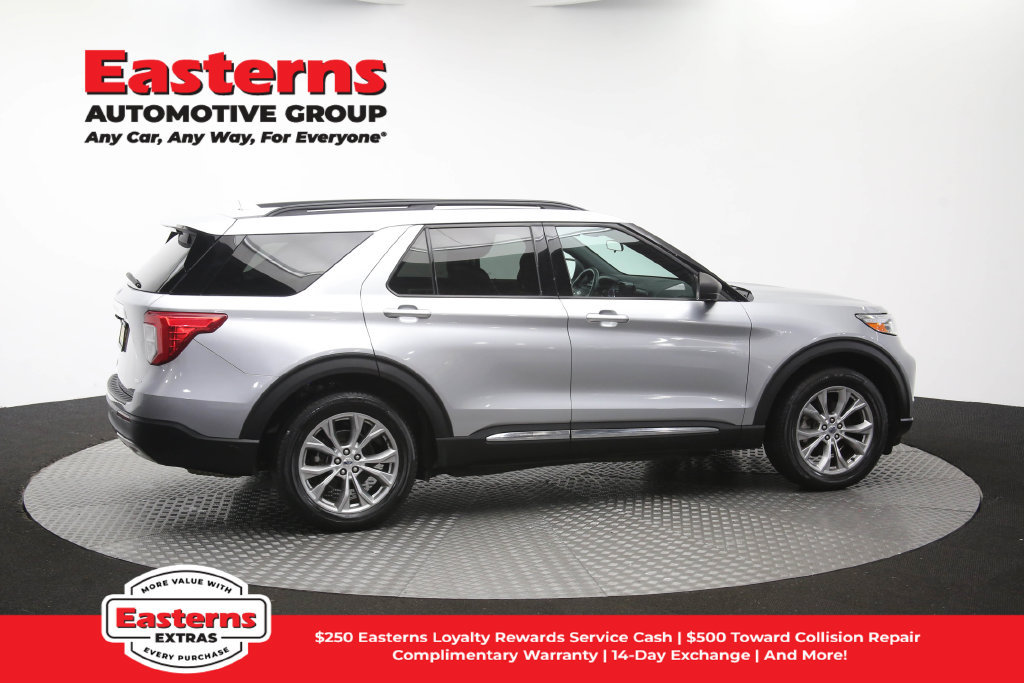Used 2020 Ford Explorer XLT w/ Equipment Group 202A AWD/4WD image 44