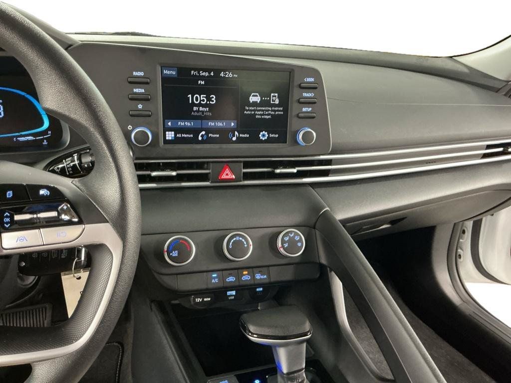 Certified 2026 Hyundai Elantra SE FWD image 7