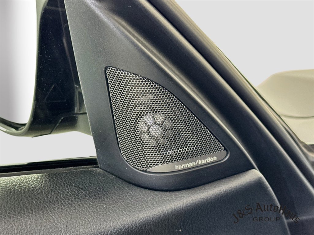 Used 2017 BMW M3 RWD image 25