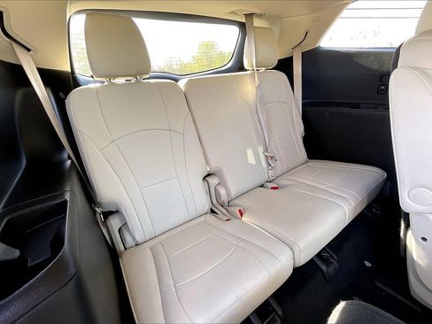 Used 2023 Buick Enclave Essence w/ Experience Buick Package image 27