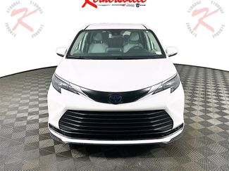 Used 2024 Toyota Sienna LE video 2