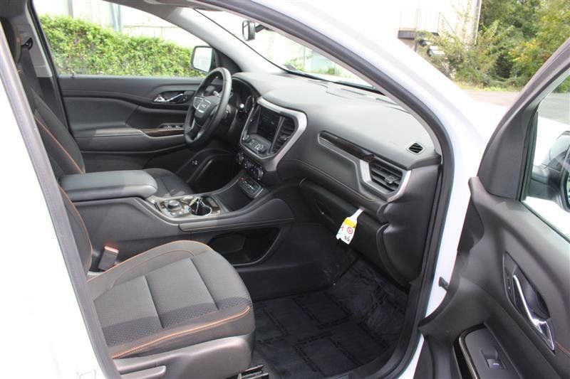Used 2023 GMC Acadia AT4 w/ Trailering Package AWD/4WD image 9