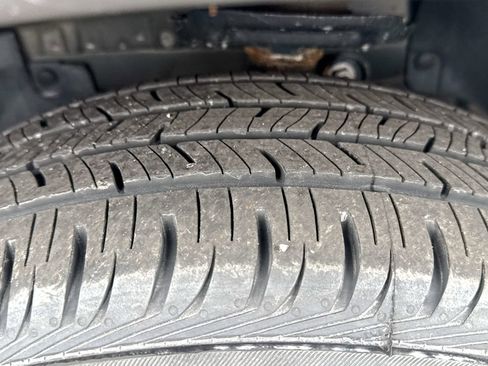 Certified 2022 Chevrolet Trax LT w/ Midnight Edition image 11