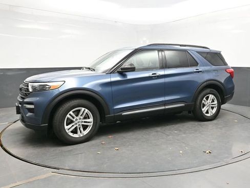 Used 2020 Ford Explorer XLT w/ Equipment Group 202A image 3