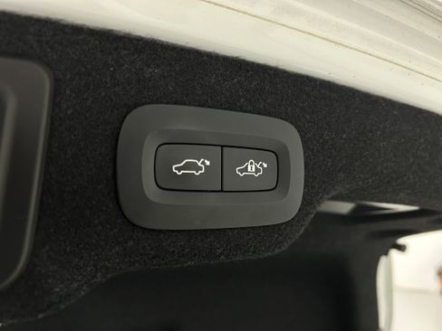 Used 2018 Volvo S90 T8 Inscription w/ Luxury Package AWD/4WD image 34