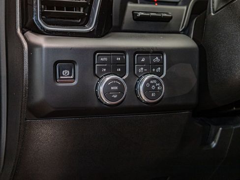 Used 2026 GMC Sierra 3500 Denali Ultimate AWD/4WD image 17