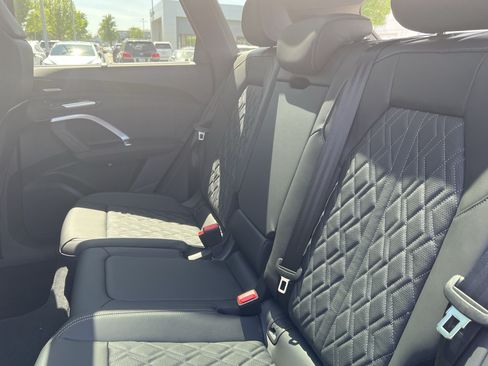 Used 2026 Audi SQ5 Premium Plus AWD/4WD image 33