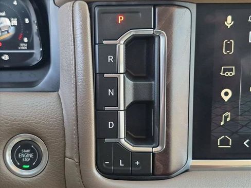 Used 2024 GMC Yukon XL Denali w/ Advanced Technology Package AWD/4WD image 12