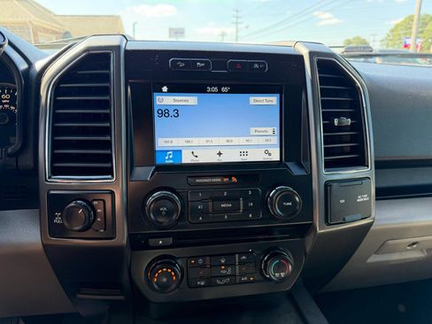 Used 2018 Ford F150 XLT w/ Equipment Group 302A Luxury AWD/4WD image 16