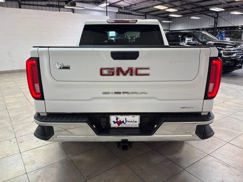 Used 2025 GMC Sierra 1500 SLT RWD image 8