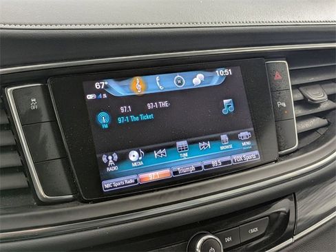 Used 2018 Buick Enclave Essence image 23