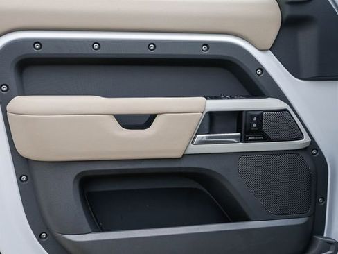 Used 2023 Land Rover Defender 110 S image 21