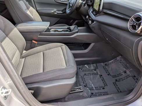 Used 2025 Chevrolet Equinox LT AWD/4WD image 31