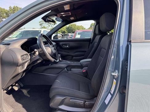 Used 2025 Honda HR-V Sport image 15
