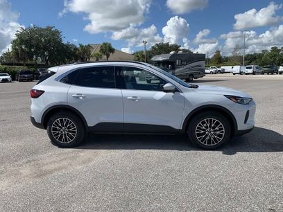 New 2026 Ford Escape SE w/ PHEV Premium Package