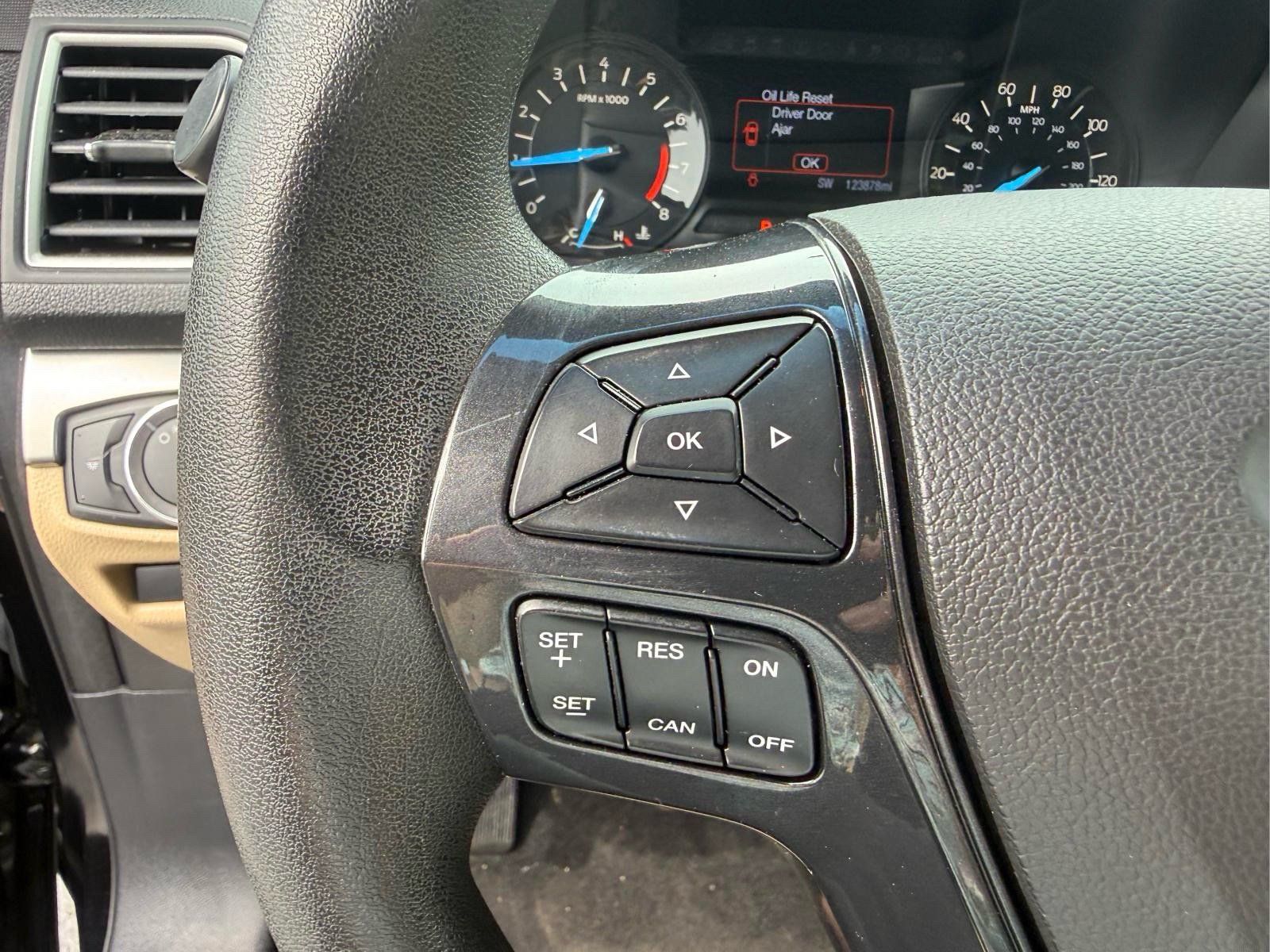 Used 2017 Ford Explorer 4WD image 31