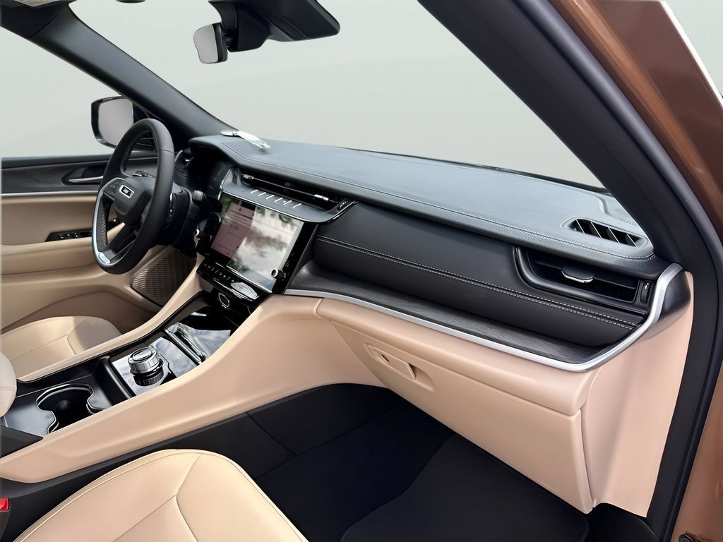 New 2026 Jeep Grand Cherokee Limited RWD image 37