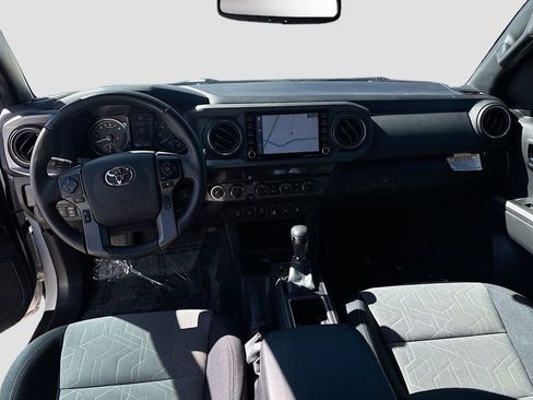 Used 2023 Toyota Tacoma TRD Off-Road w/ Advanced Technology Package AWD/4WD image 21