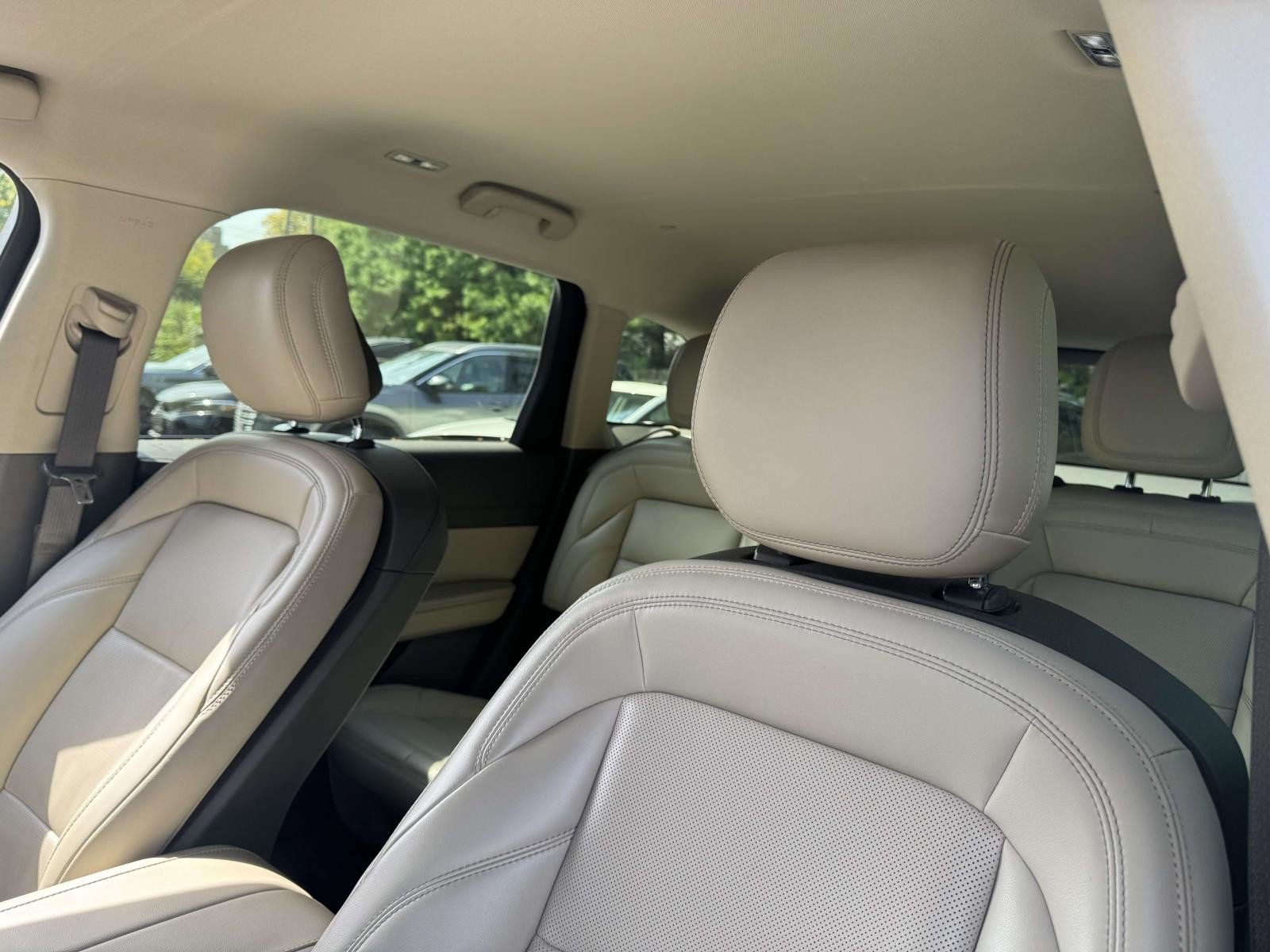 Used 2024 Lincoln Nautilus Premier AWD/4WD image 18