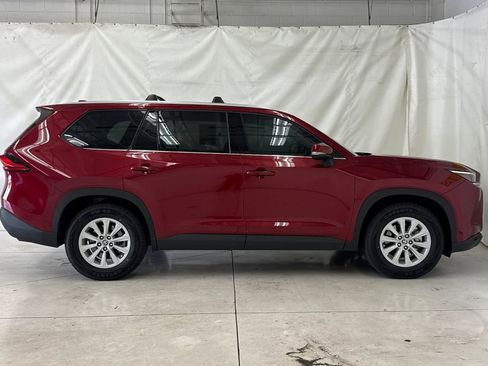 Used 2024 Toyota Grand Highlander AWD Hybrid image 3