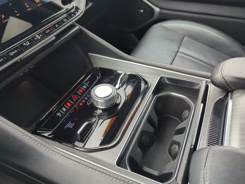 Used 2024 Jeep Wagoneer L Series III w/ Flexible Seating Group image 30