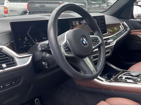 Used 2025 BMW X5 xDrive40i w/ M Sport Package AWD/4WD image 14