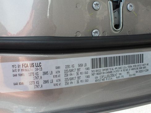 Used 2020 Jeep Cherokee Latitude Plus FWD image 33