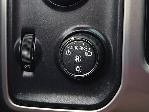 Used 2018 GMC Sierra 1500 SLT AWD/4WD image 17