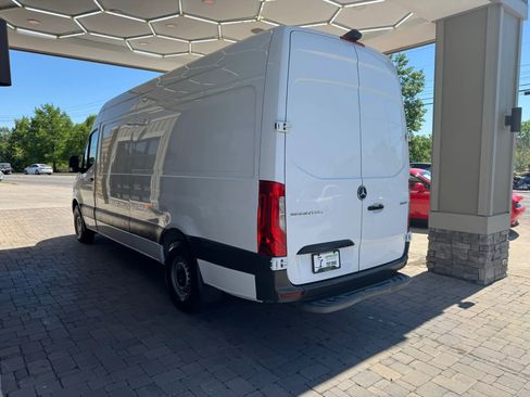 Used 2021 Mercedes-Benz Sprinter 2500 w/ Driver Convenience Package image 5