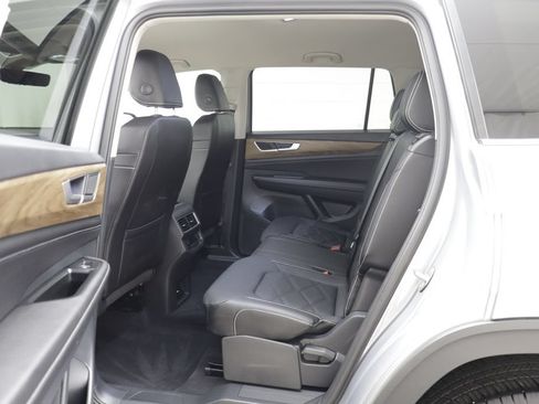 Used 2026 Volkswagen Atlas SE AWD/4WD image 12