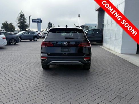Used 2022 Volkswagen Taos SE image 3