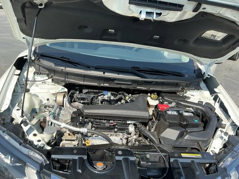 Used 2018 Nissan Rogue SV image 20