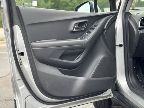 Used 2018 Chevrolet Trax LS AWD/4WD image 14