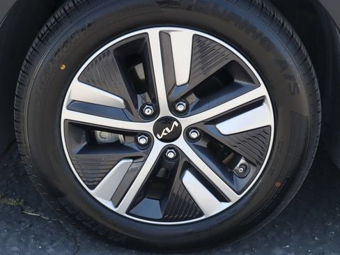 Used 2022 Kia Niro LXS FWD image 14