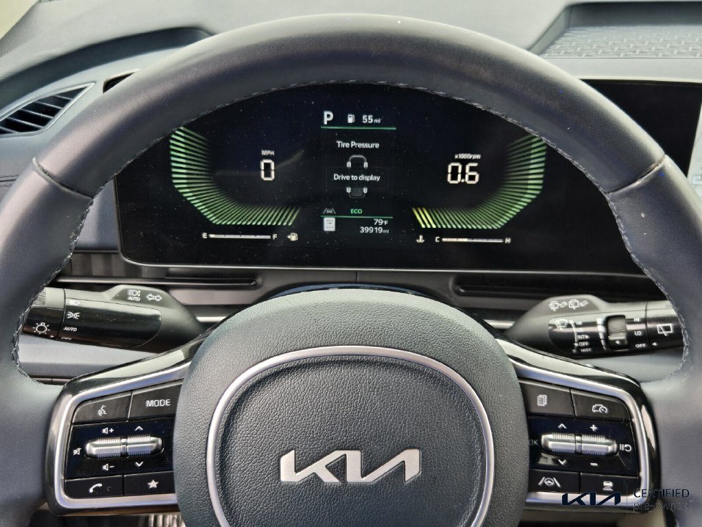 Certified 2025 Kia Carnival EX FWD image 28