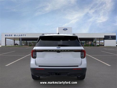 New 2026 Ford Explorer Active image 5