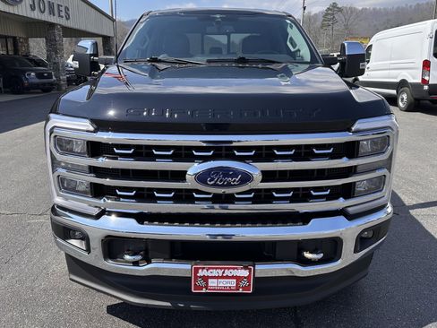 Used 2023 Ford F250 Lariat w/ Chrome Package AWD/4WD image 3