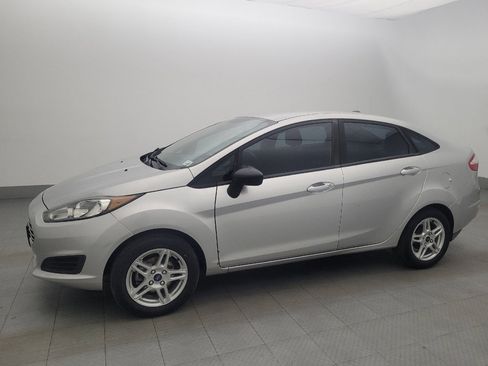Used 2019 Ford Fiesta SE FWD image 2