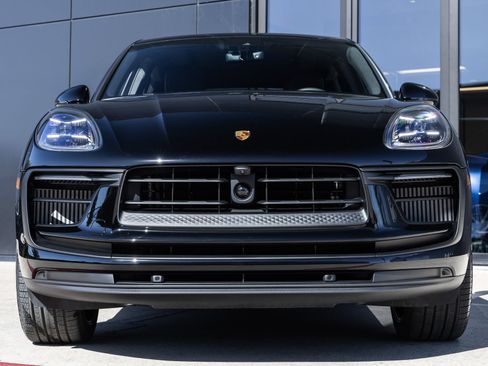 Certified 2026 Porsche Macan S AWD/4WD image 8