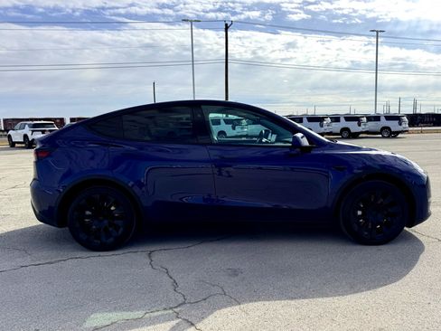 Used 2024 Tesla Model Y Long Range image 6