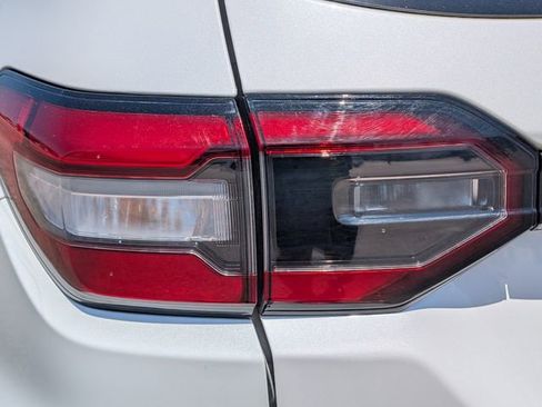 Used 2024 Honda Pilot Touring image 20