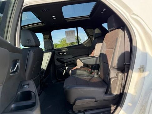Used 2022 Chevrolet Traverse High Country AWD/4WD image 8
