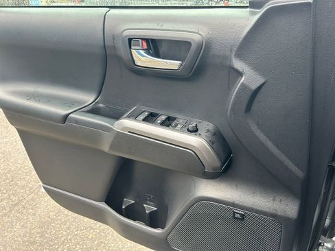 Used 2023 Toyota Tacoma Limited image 22