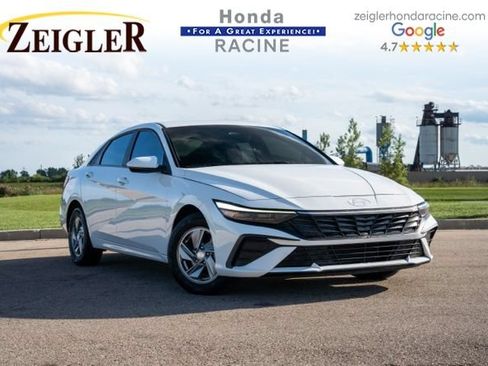 Used 2024 Hyundai Elantra SE FWD image 1